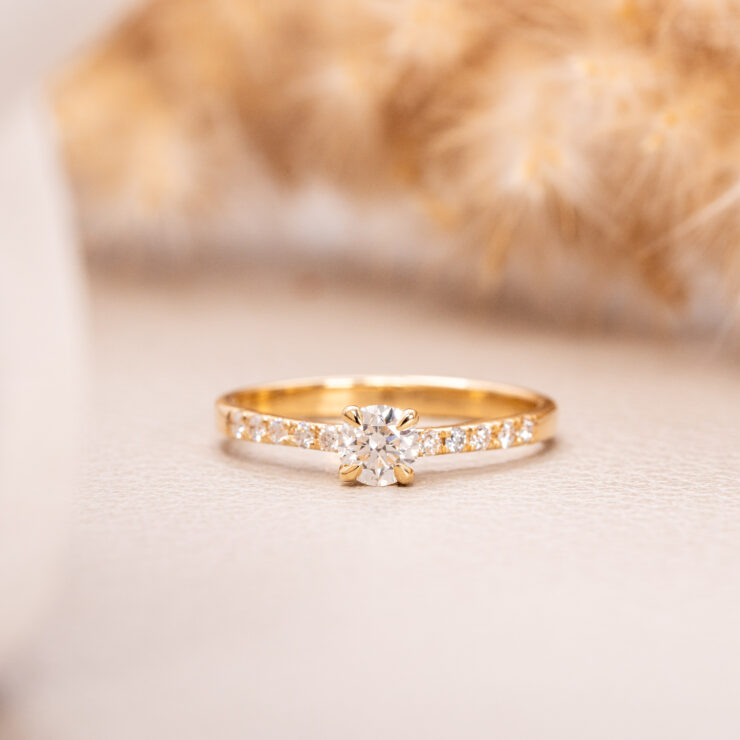 Solitaire med diamantbånd