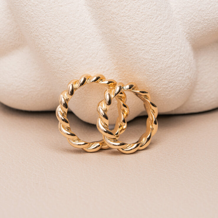 Vielsesringe i snoet design