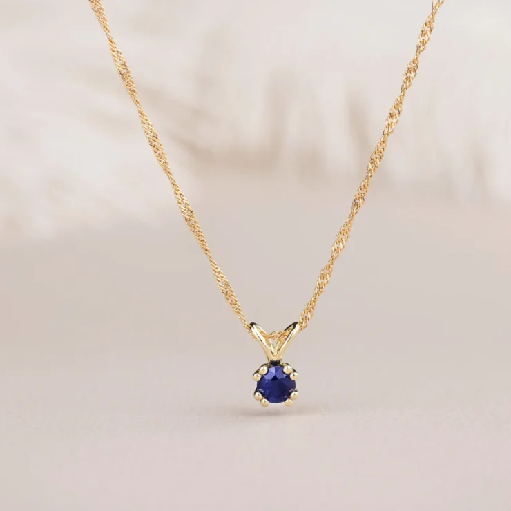 Vedhæng med blå safir – 14 karat med 5mm blå safir
